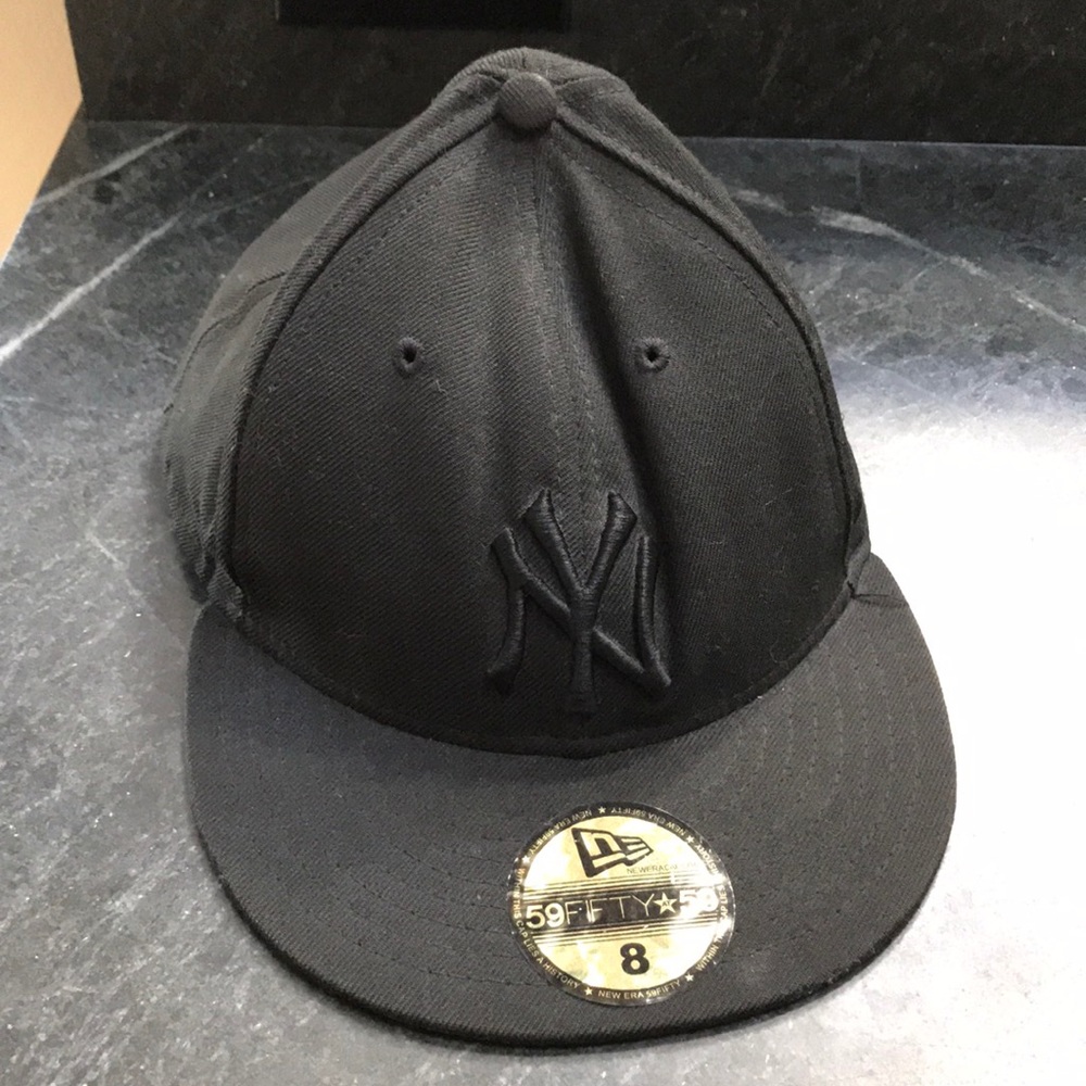 Black New York Yankees fitted hat size 8 wool